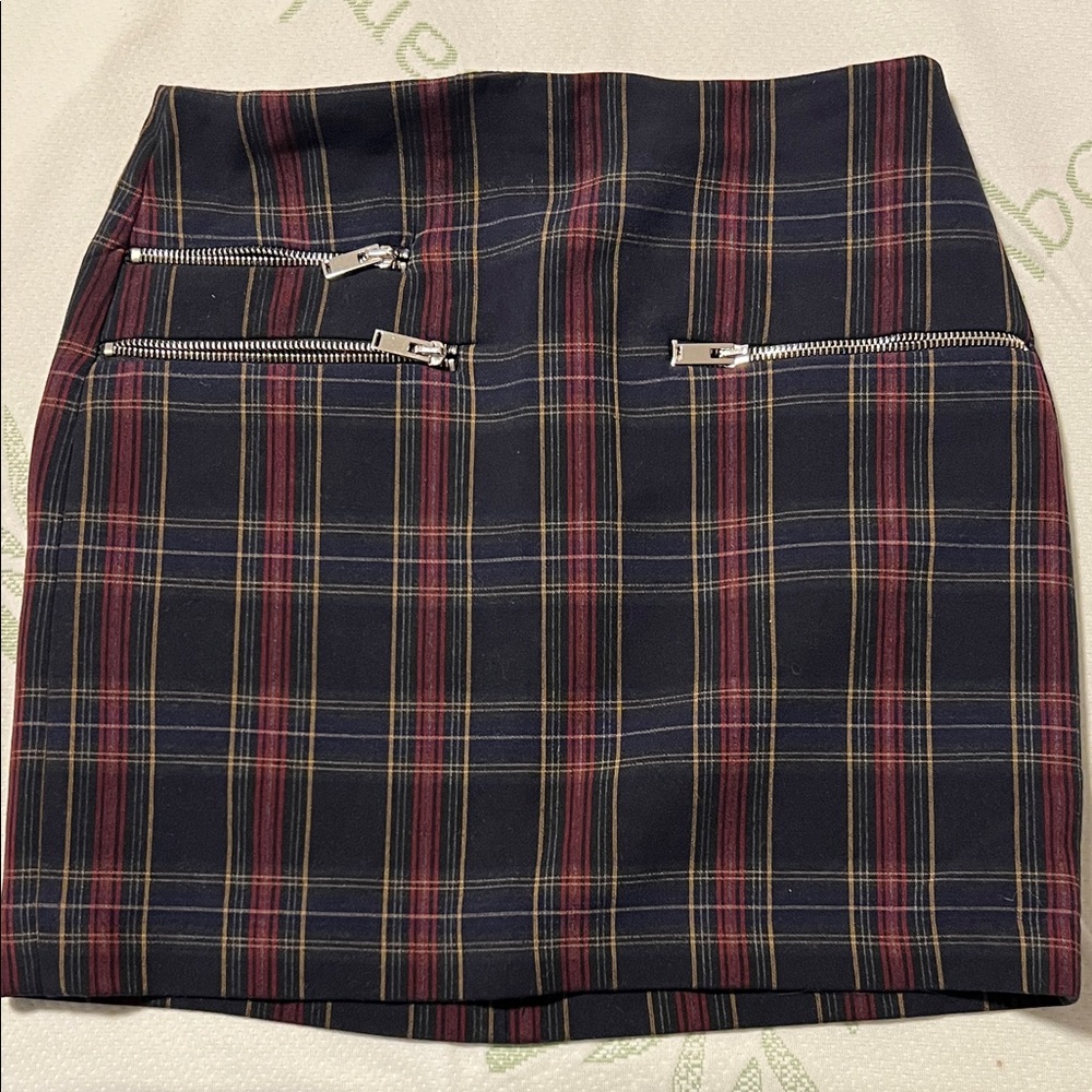 ZARA Chic Plaid Mini Skirt with Zipper Details